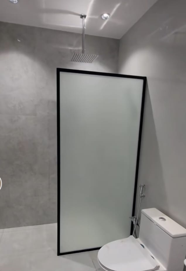 من أعمالنا في تركيب كبائن الاستحمام والشاورات الزجاجية - صورة 2