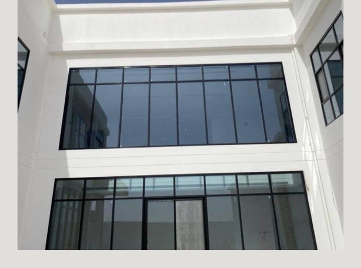 من أعمالنا في تركيب شبابيك الألمنيوم وواجهات الاستركشر