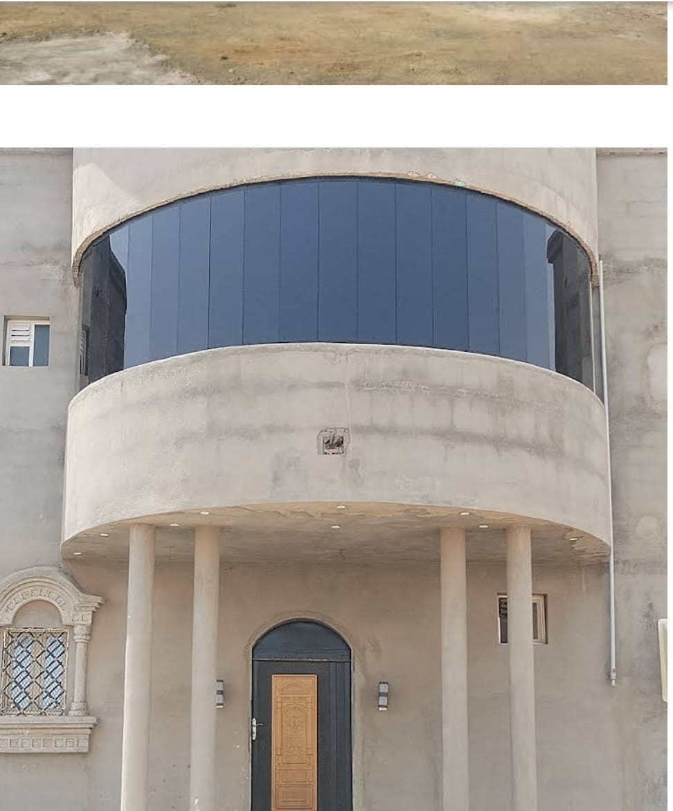 من أعمالنا في تركيب حواجز زجاج البلكونات