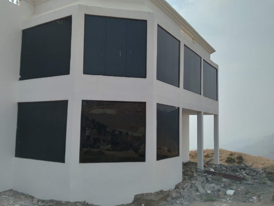 من أعمالنا في تركيب حواجز زجاج البلكونات - صورة 9